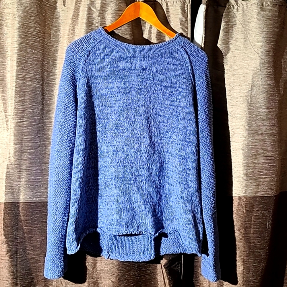 Fabulous sweater with cutout back